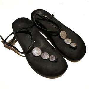 Vionic Silver Coin Detail T-Strap Black Buckle Comfort Sandals Women's 8